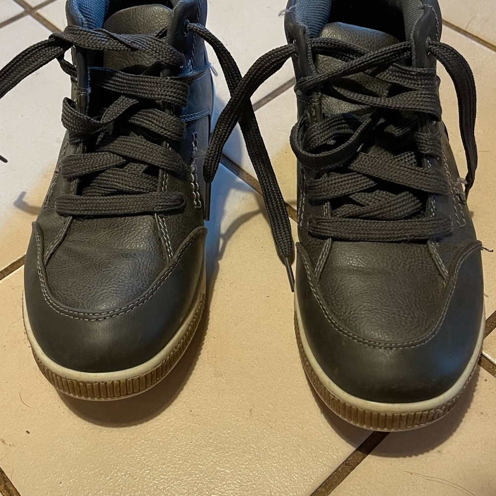 Boys size 3 deer stag shoes